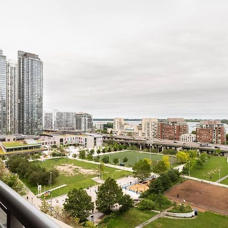 Stylish Downtown Lakeview Condo - One Free Parking Toronto Exterior photo